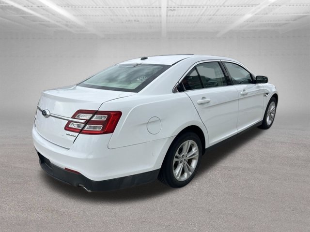 Used 2018 Ford Taurus SE FWD image 6