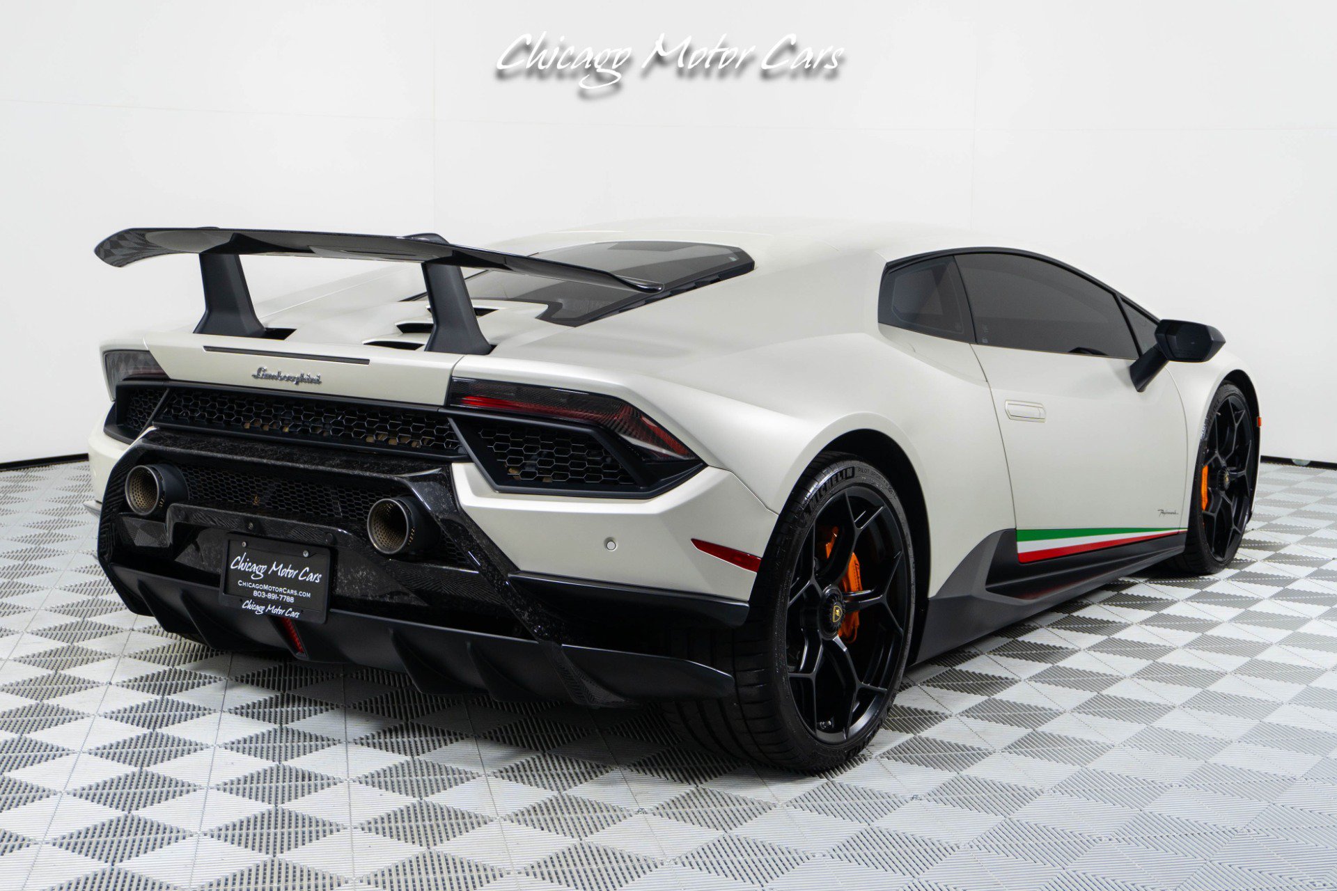 Used 2018 Lamborghini Huracan AWD/4WD image 14