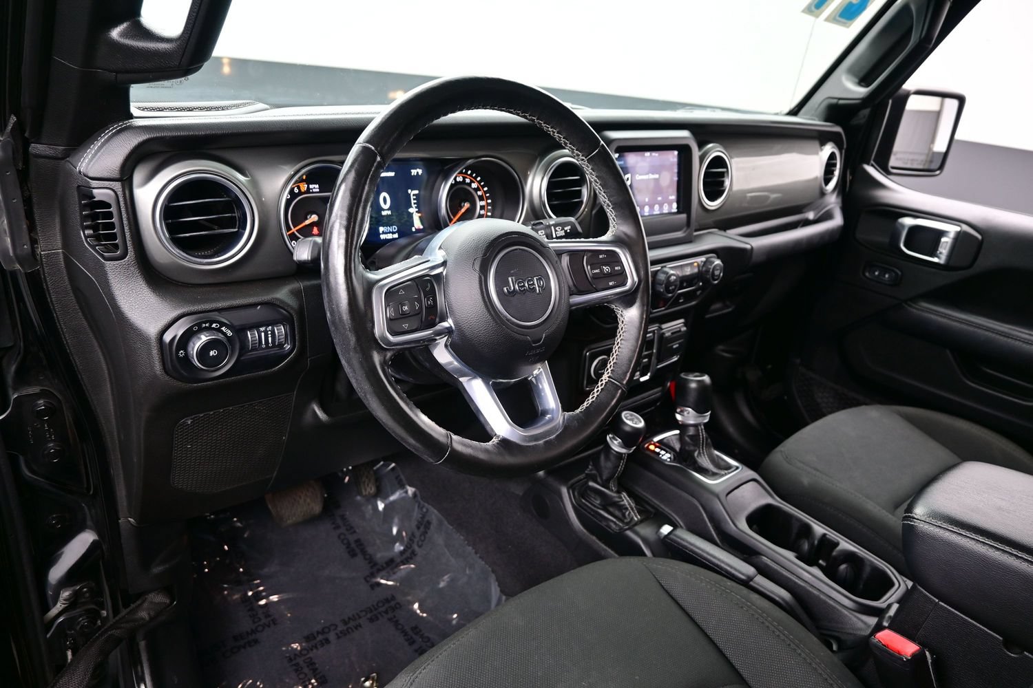 Used 2021 Jeep Wrangler Unlimited Sahara w/ Cold Weather Group AWD/4WD image 14