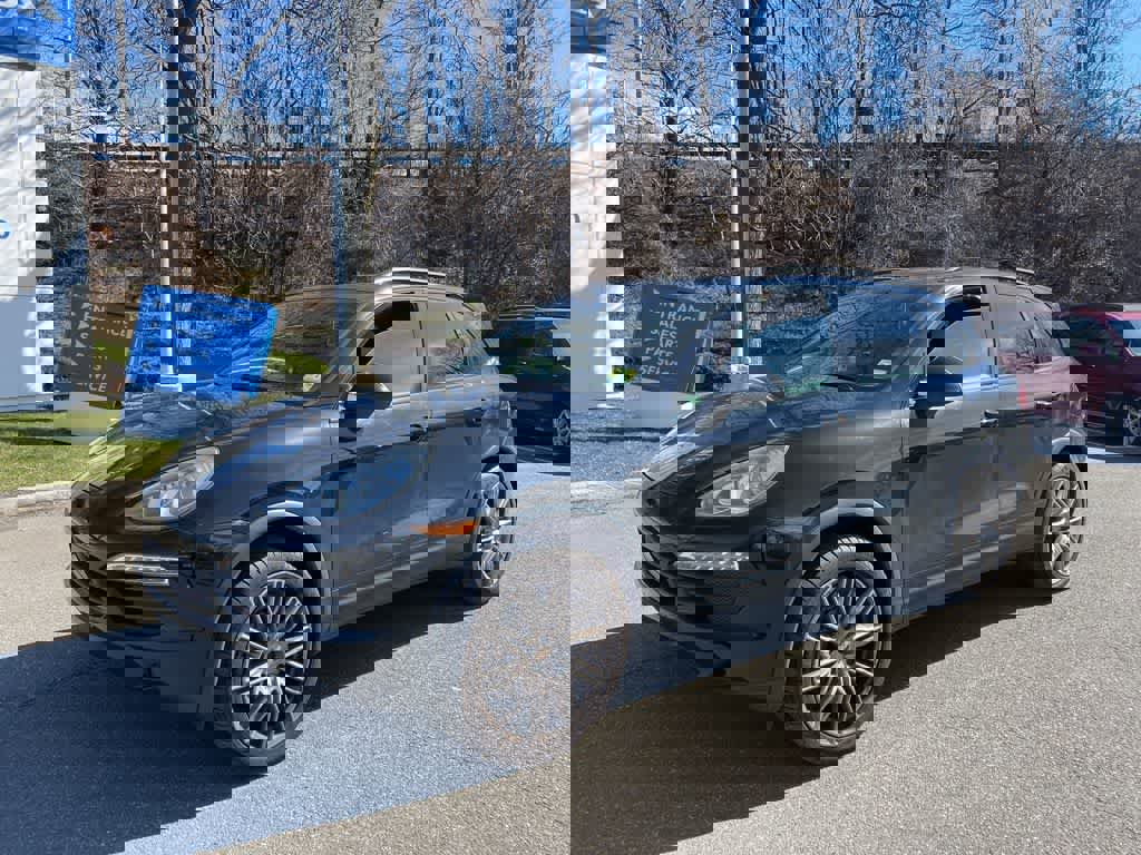 Used 2012 Porsche Cayenne S image 2