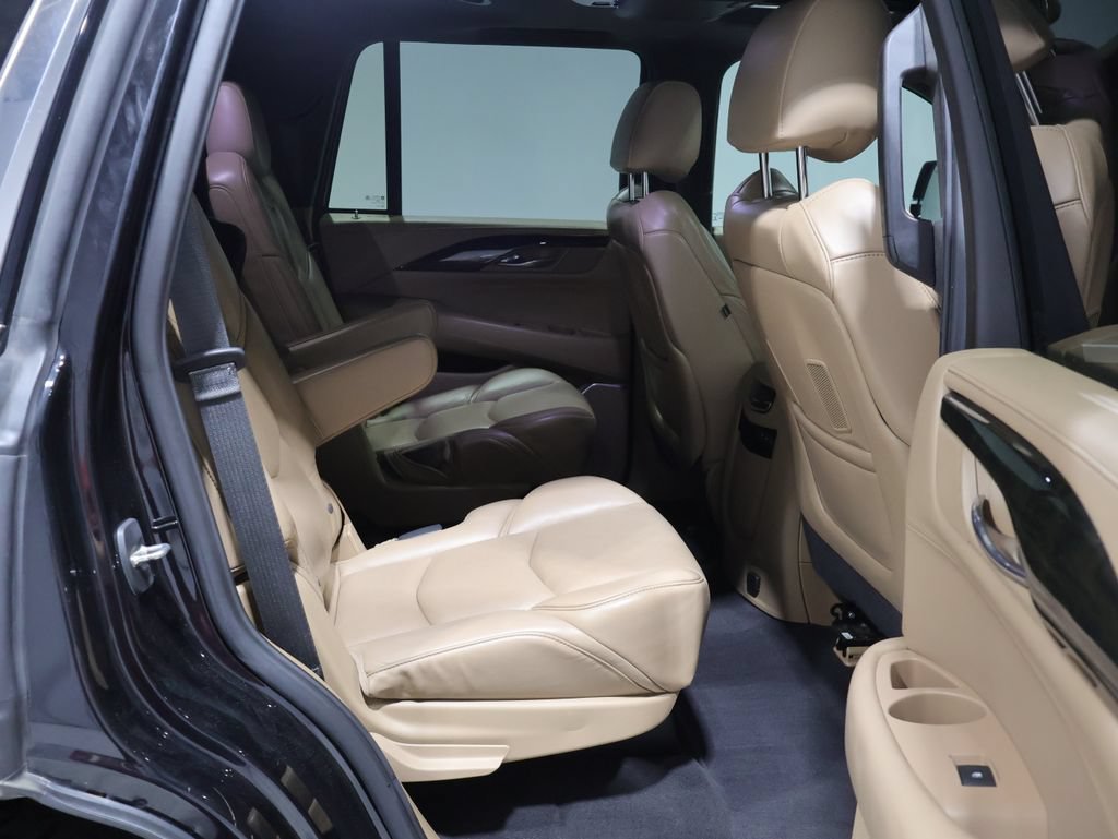 Used 2020 Cadillac Escalade Platinum AWD/4WD image 25