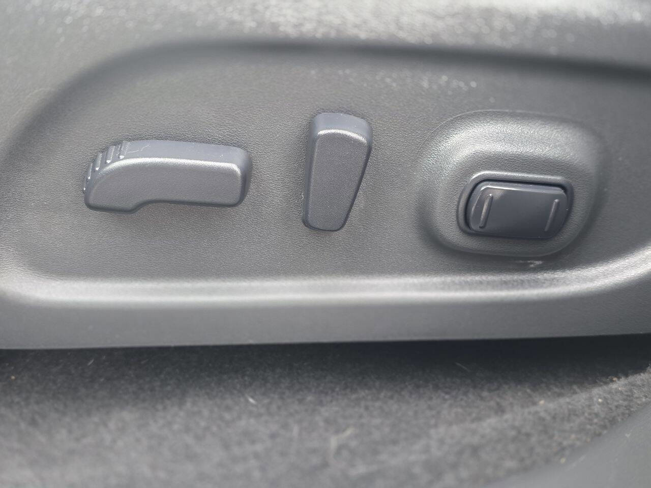 Used 2015 Nissan Pathfinder SL w/ Trailer Tow Package image 19