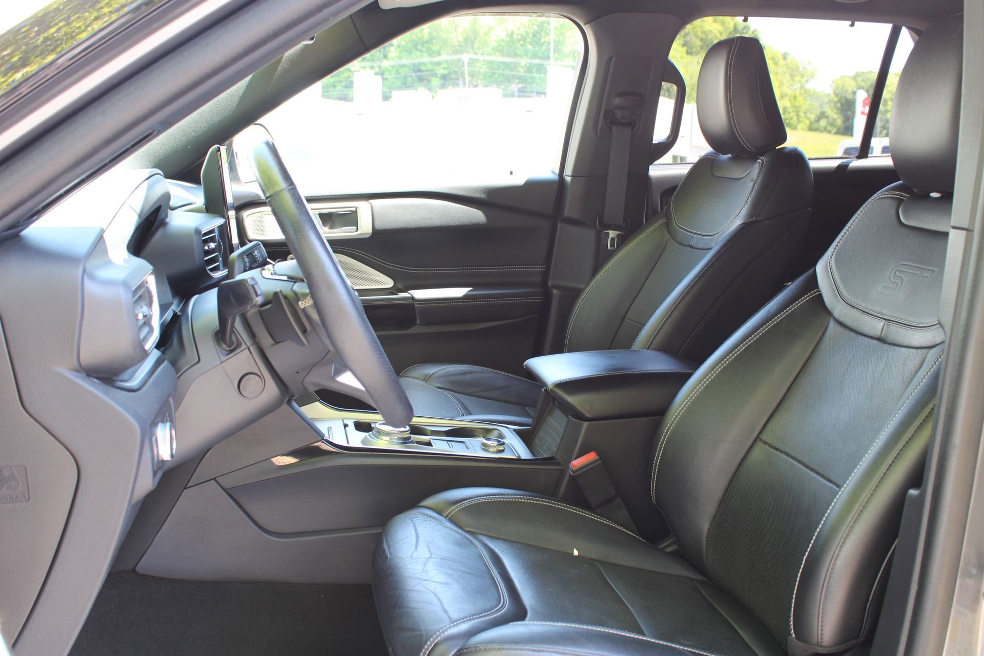 Used 2022 Ford Explorer ST w/ Equipment Group 401A AWD/4WD image 16