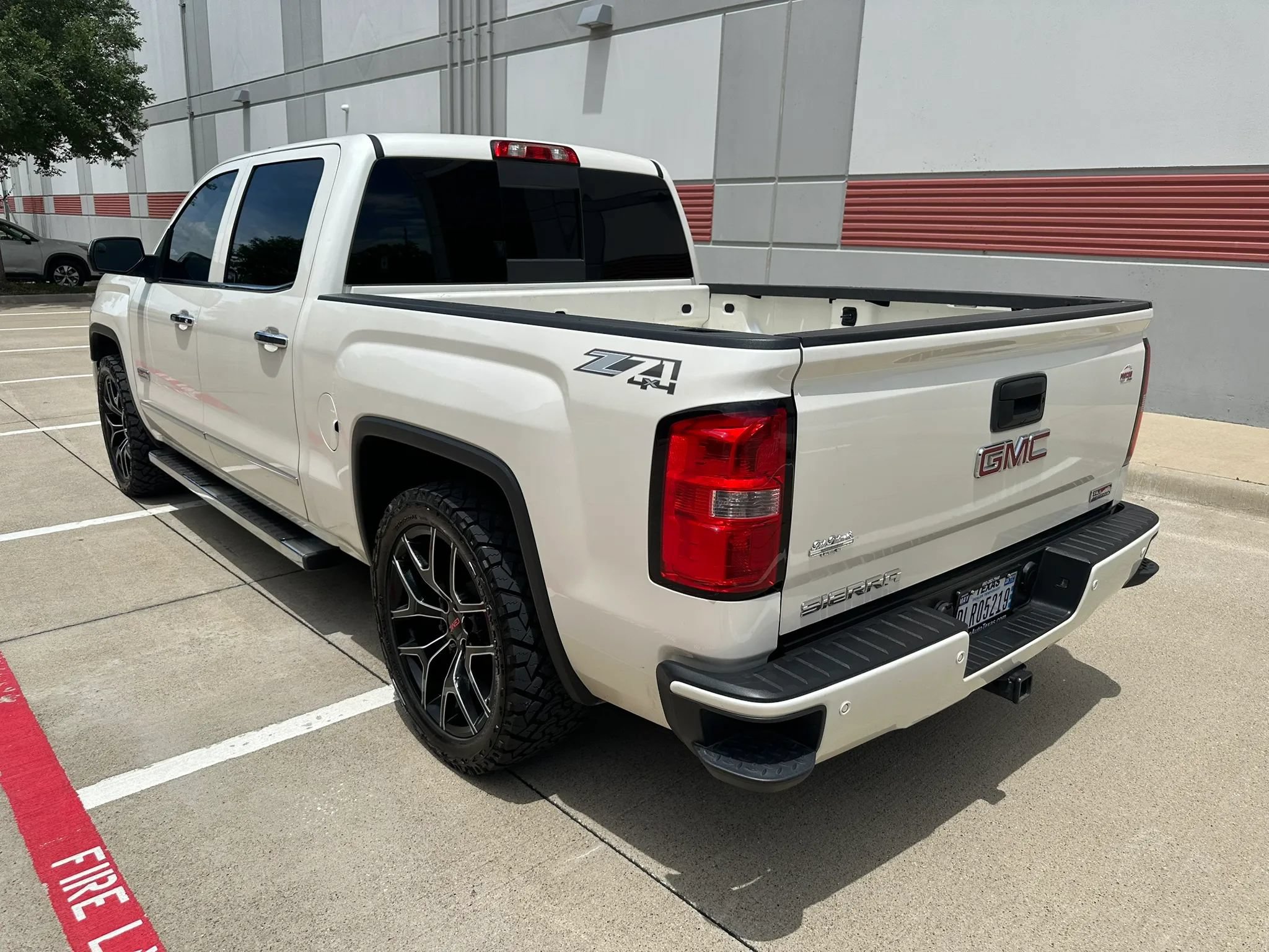 Used 2015 GMC Sierra 1500 SLT AWD/4WD image 13