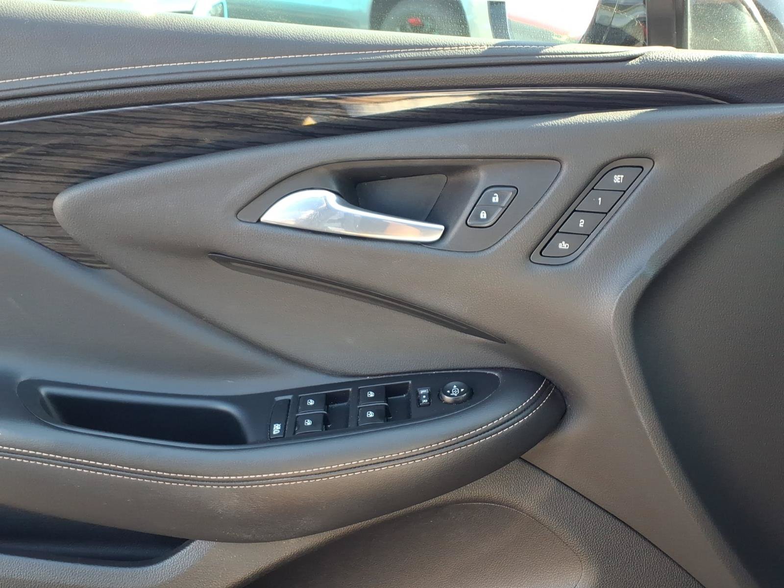 Used 2017 Buick Envision Essence AWD/4WD image 22