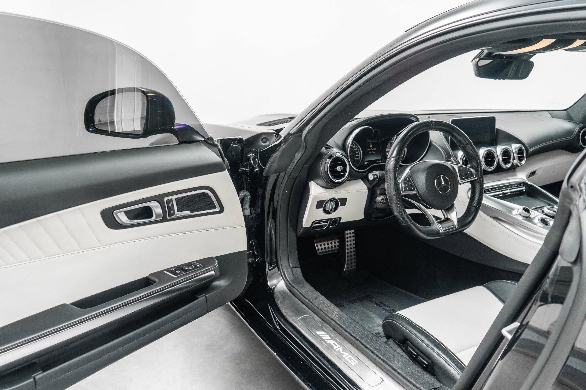 Used 2017 Mercedes-Benz AMG GT Coupe image 22