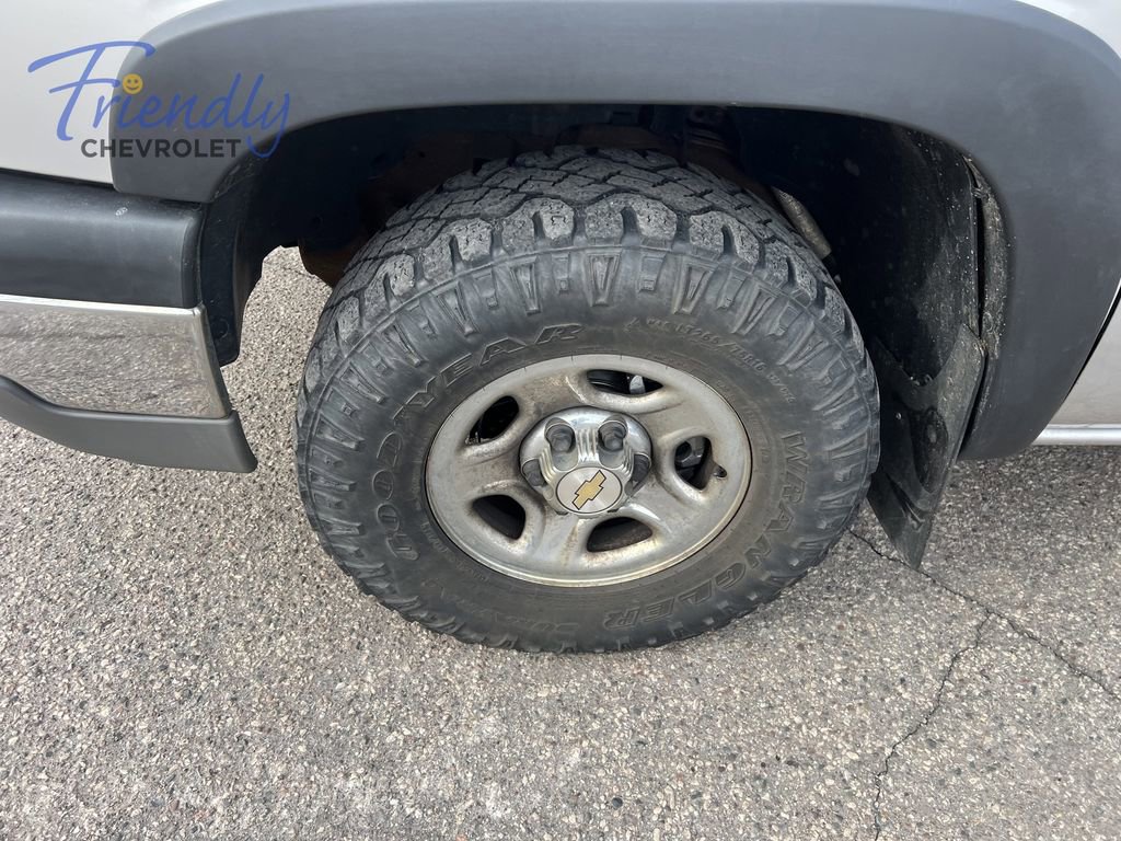 Used 2004 Chevrolet Silverado 1500 LS AWD/4WD image 4