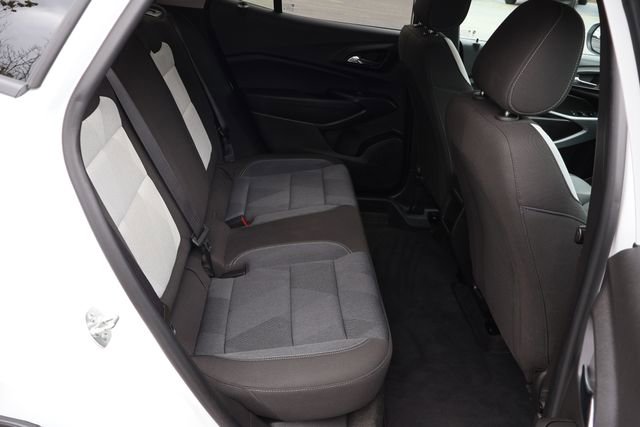 Used 2025 Chevrolet Trax LS w/ LS Convenience Package FWD image 23