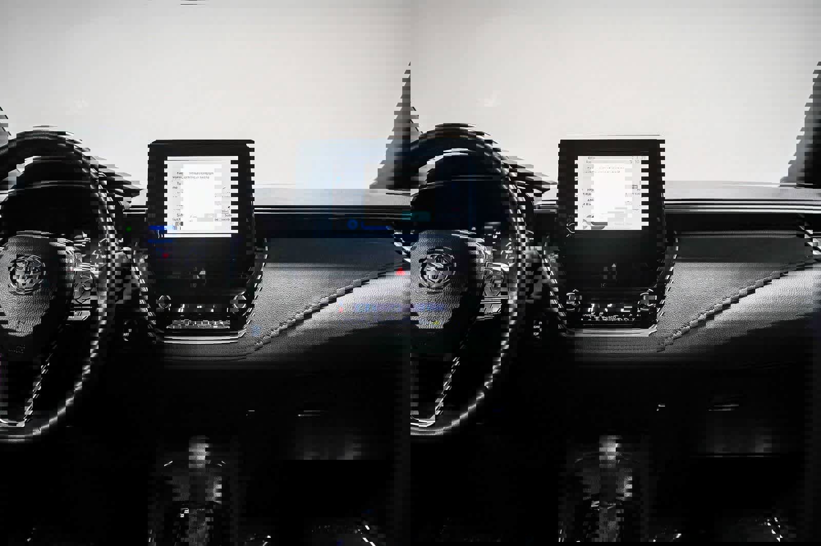 Used 2025 Toyota Corolla SE image 14