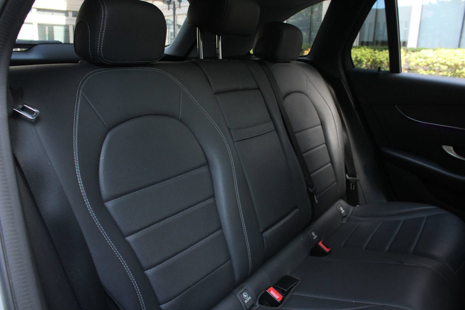 Used 2020 Mercedes-Benz GLC 300 4MATIC w/ Multimedia Package image 24