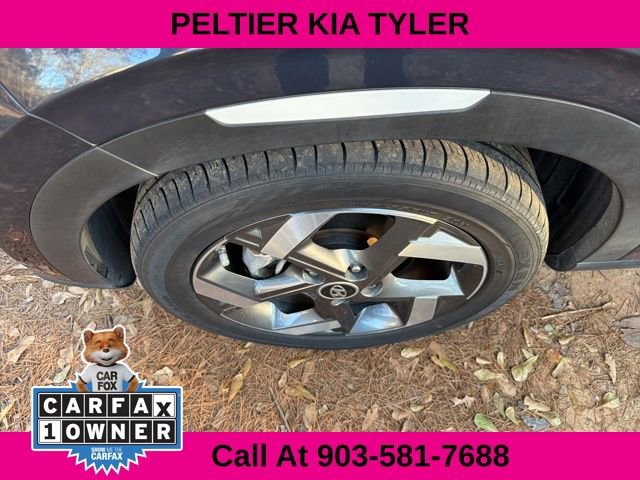 Used 2021 Hyundai Venue image 5