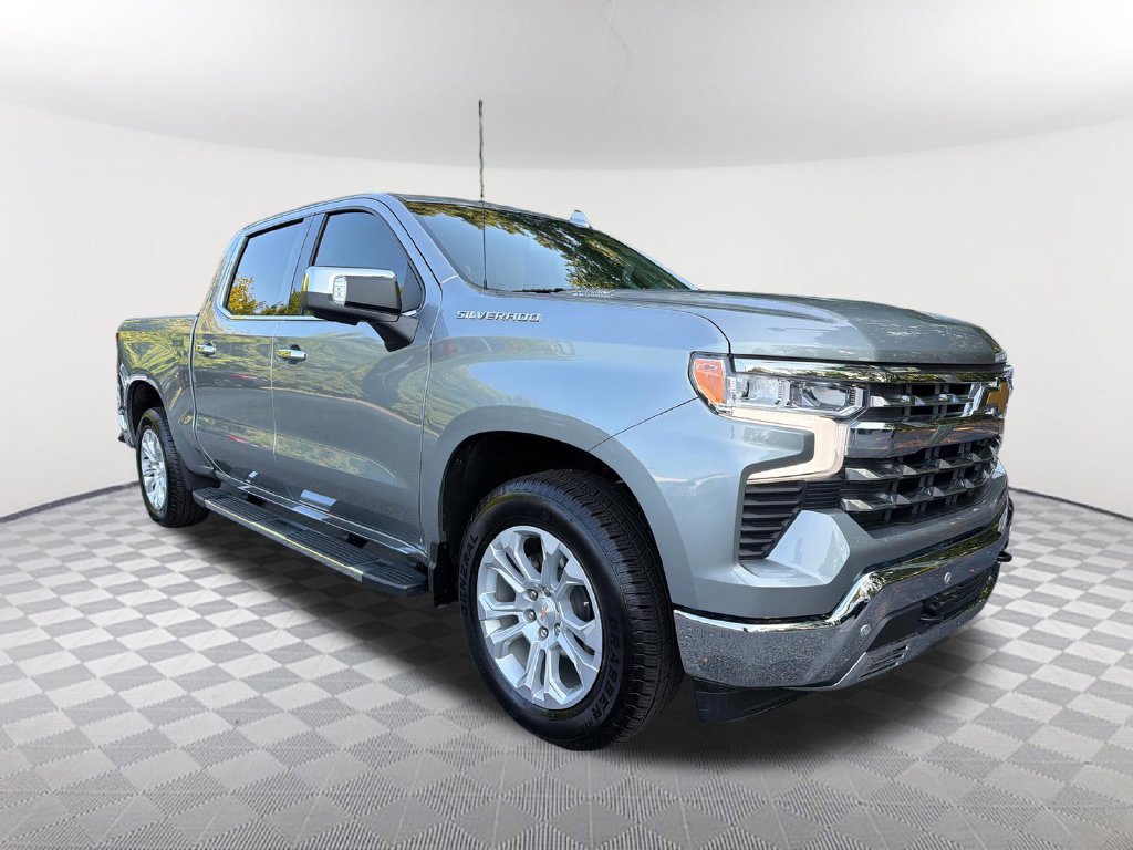 Used 2025 Chevrolet Silverado 1500 LTZ RWD image 3
