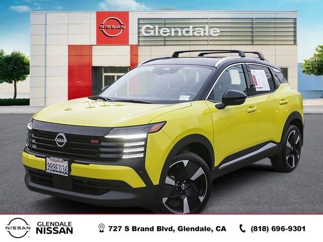 Used 2025 Nissan Kicks SR image 1