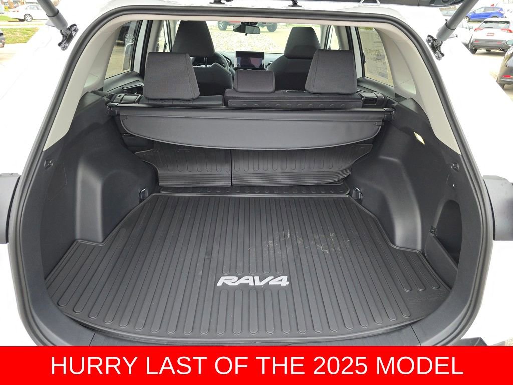 New 2025 Toyota RAV4 XLE image 21
