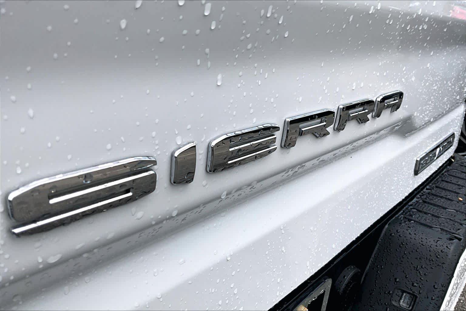 Used 2023 GMC Sierra 1500 Elevation w/ X31 Off-Road Package AWD/4WD image 10