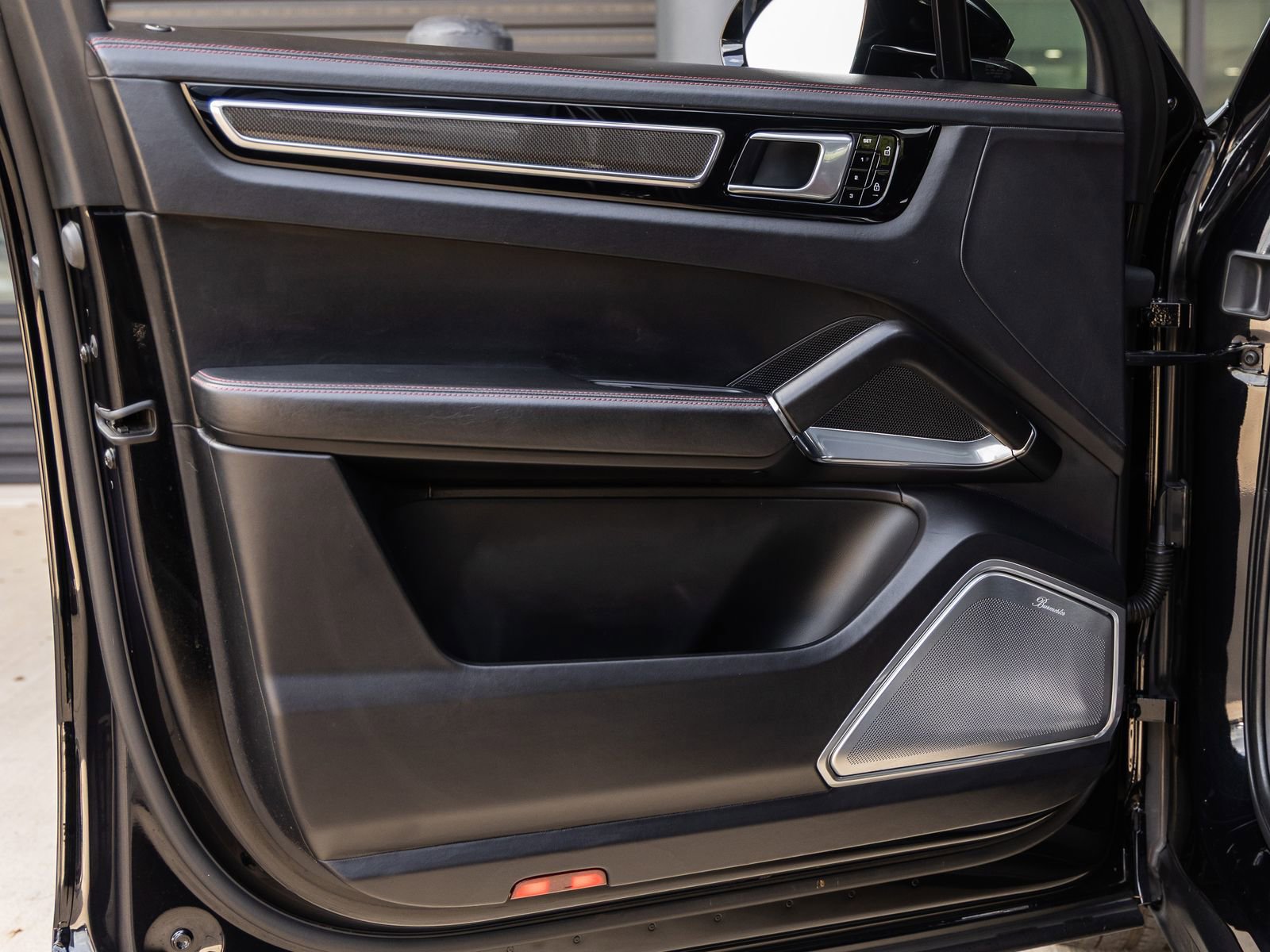 Certified 2020 Porsche Cayenne Turbo AWD/4WD image 19