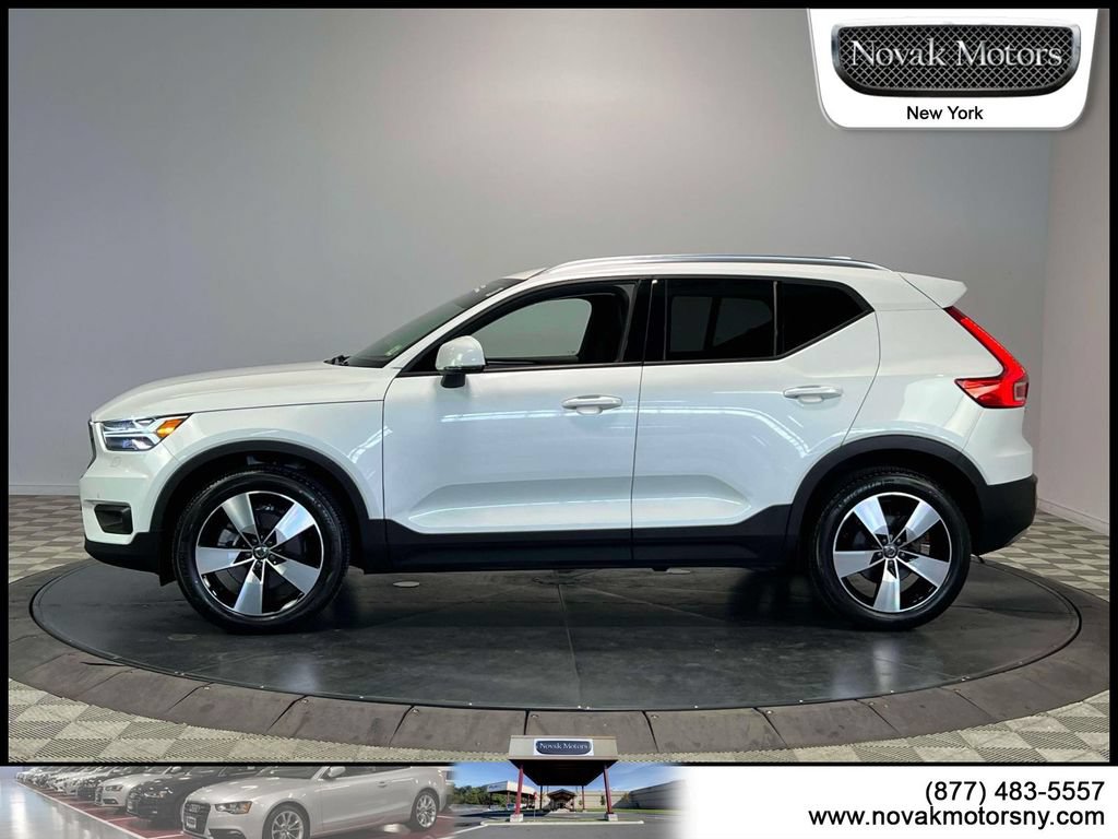 Used 2022 Volvo XC40 T5 Momentum w/ Premium Package AWD/4WD image 5