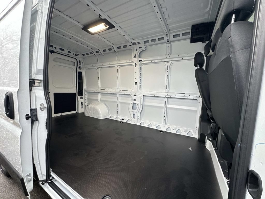 New 2026 RAM ProMaster 2500 w/ Convenience Group FWD image 9