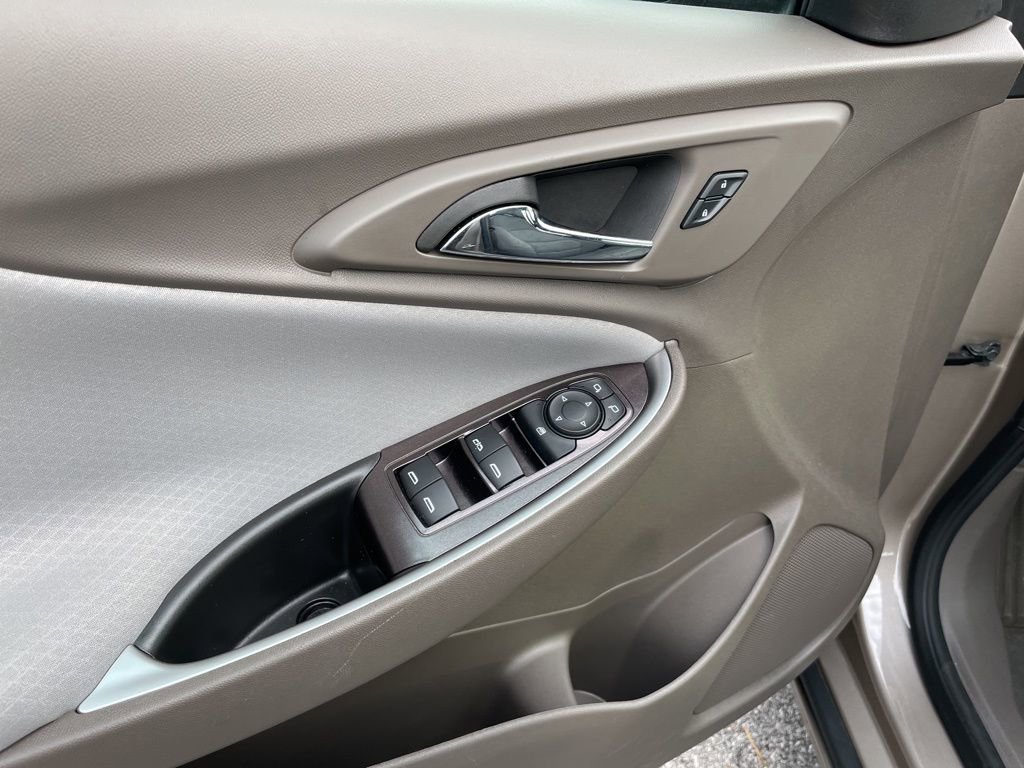 Used 2025 Chevrolet Malibu LT image 6