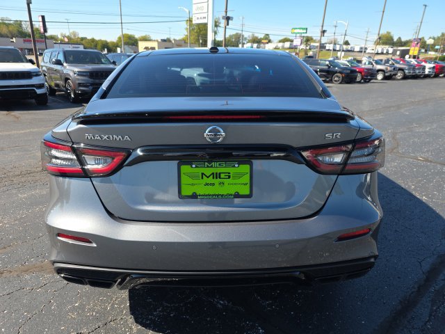 Used 2021 Nissan Maxima SR w/ Sport Mat Group FWD image 5