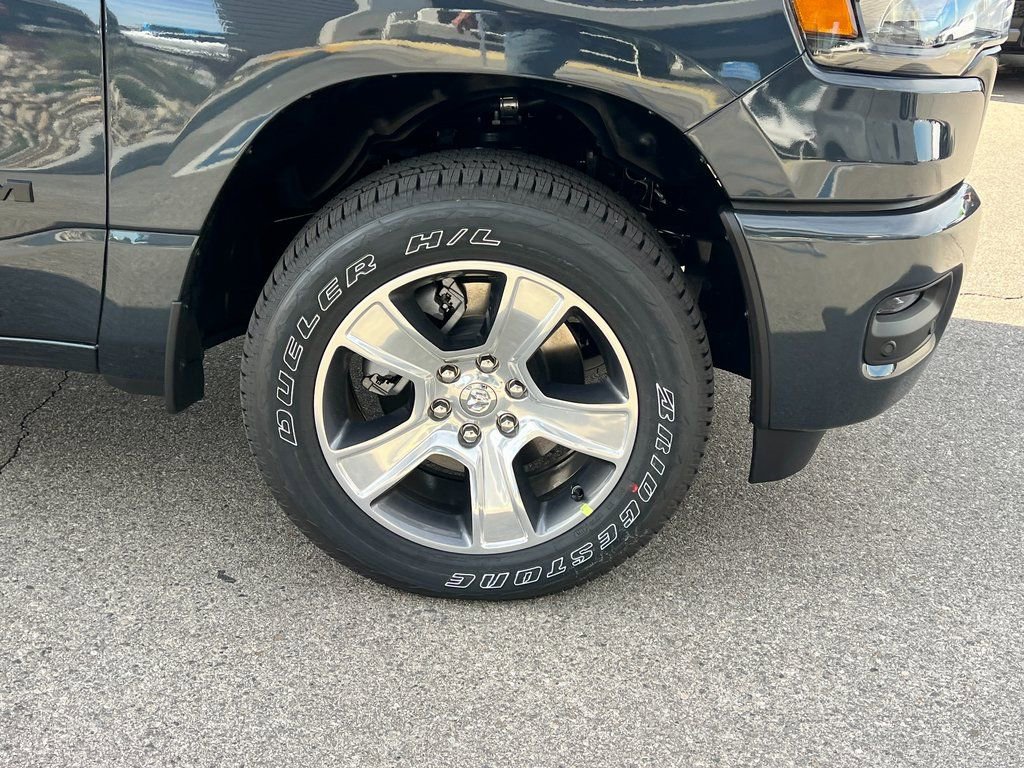 New 2026 RAM 1500 Express image 9