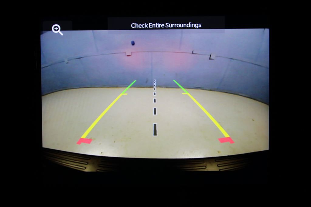 Used 2024 Jeep Grand Cherokee L Laredo image 16