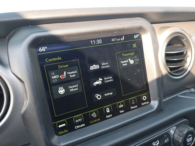 Used 2023 Jeep Wrangler Unlimited w/ Sun & Screen Package image 23