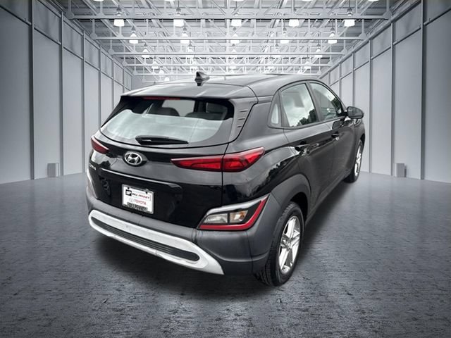 Used 2022 Hyundai Kona SE w/ Cargo Package FWD image 5