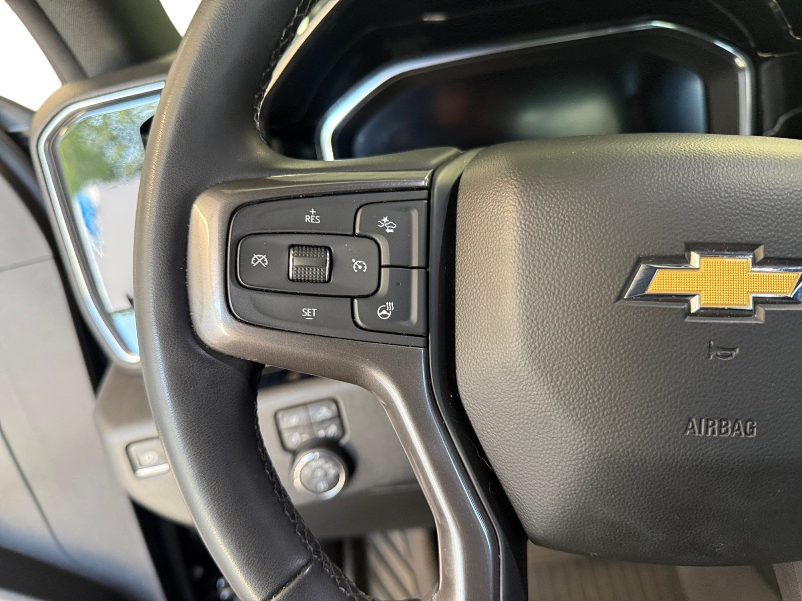 Used 2024 Chevrolet Silverado 2500 High Country w/ High Country Premium Package AWD/4WD image 24