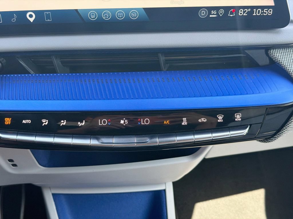 Certified 2025 Cadillac Optiq Sport 1 w/ LPO, ONYX Package AWD/4WD image 33