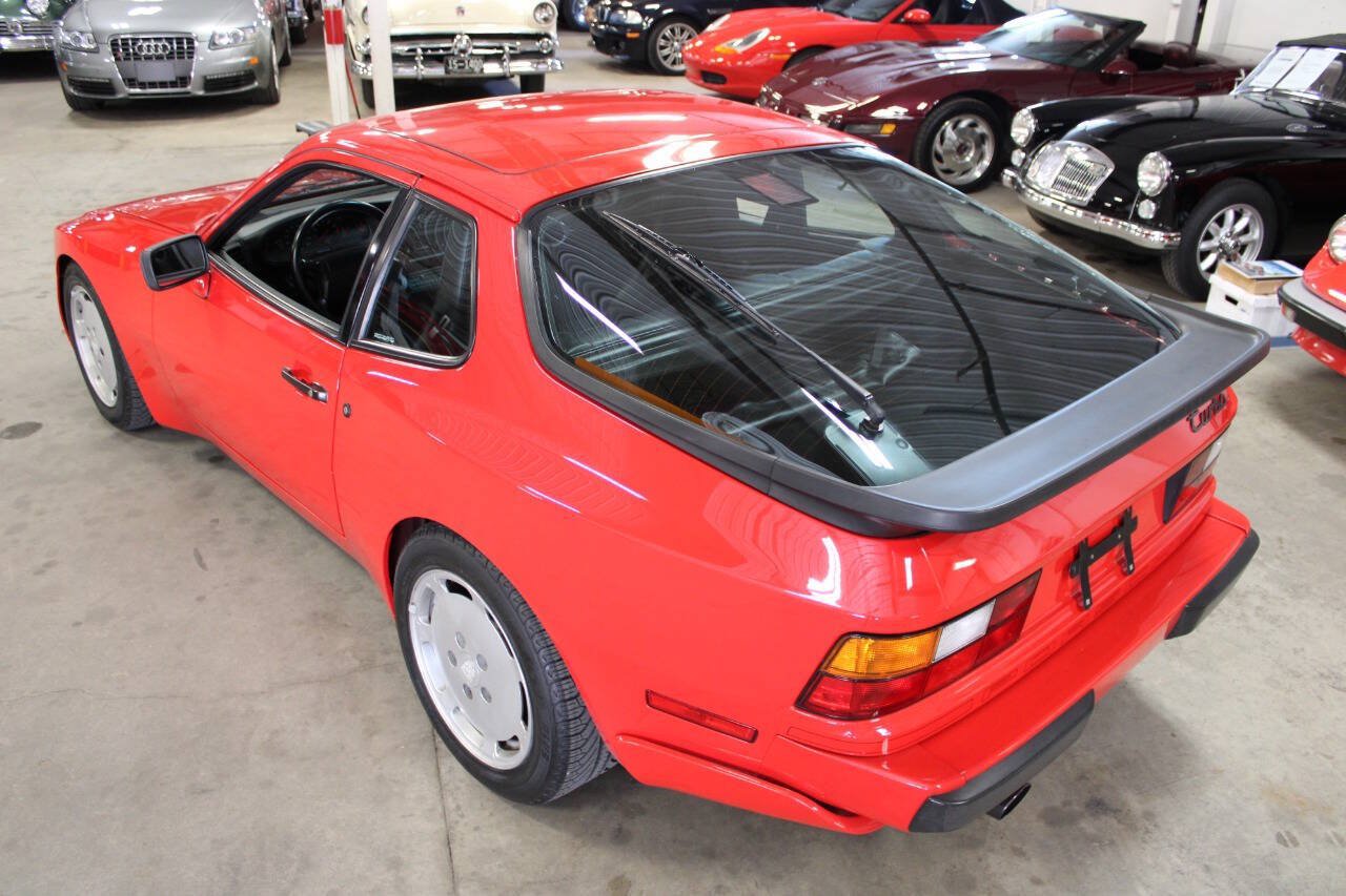 Used 1987 Porsche 944 Turbo RWD image 17