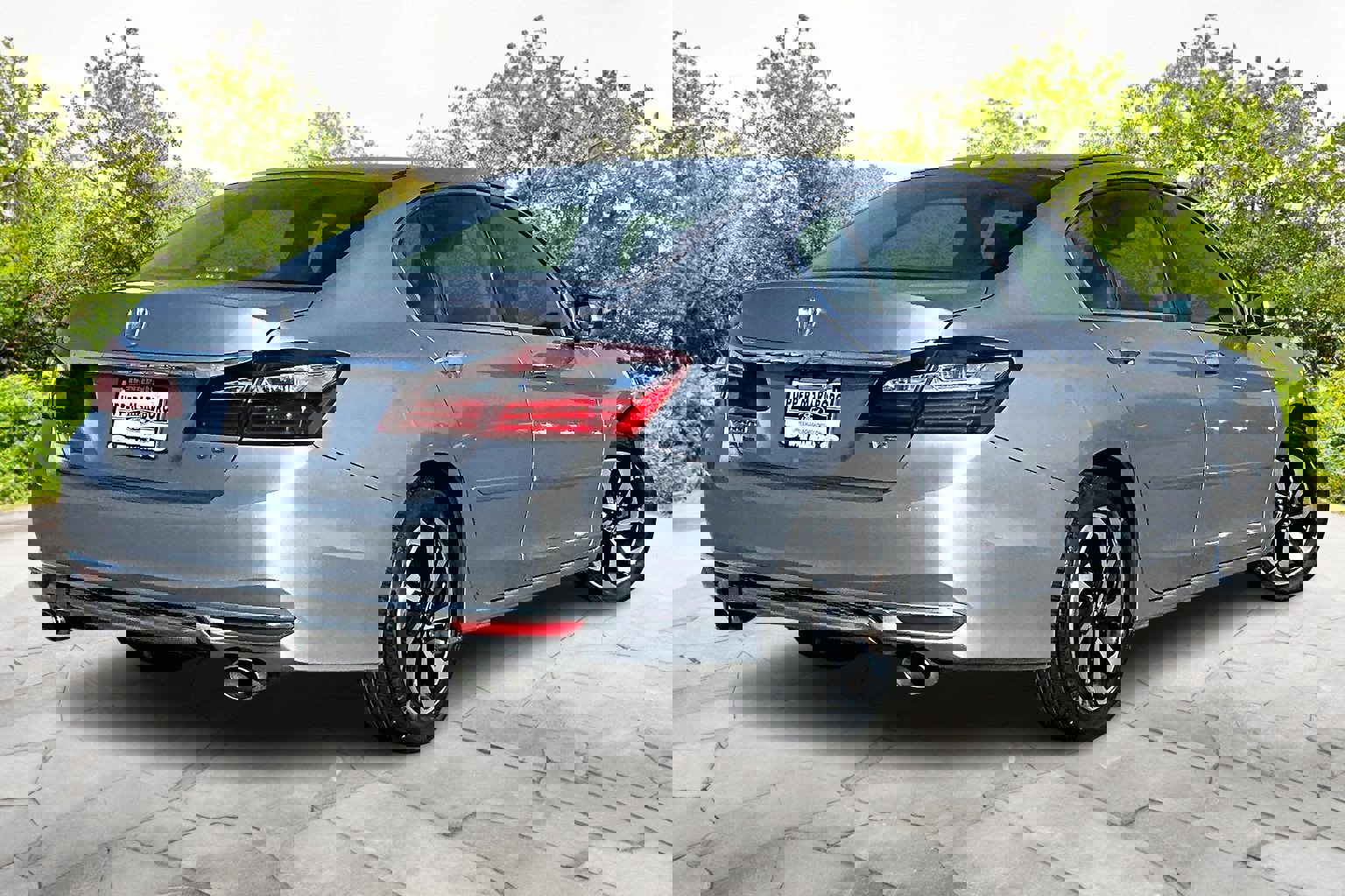 Used 2017 Honda Accord EX-L image 13