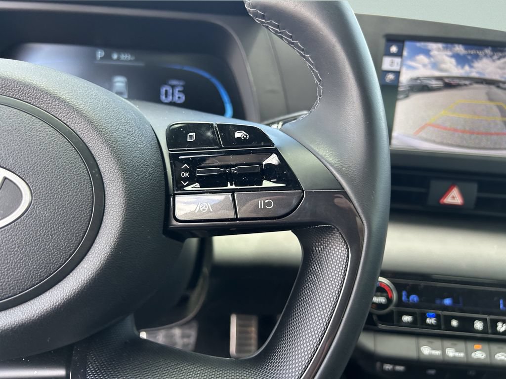 Certified 2025 Hyundai Elantra Sport FWD image 29