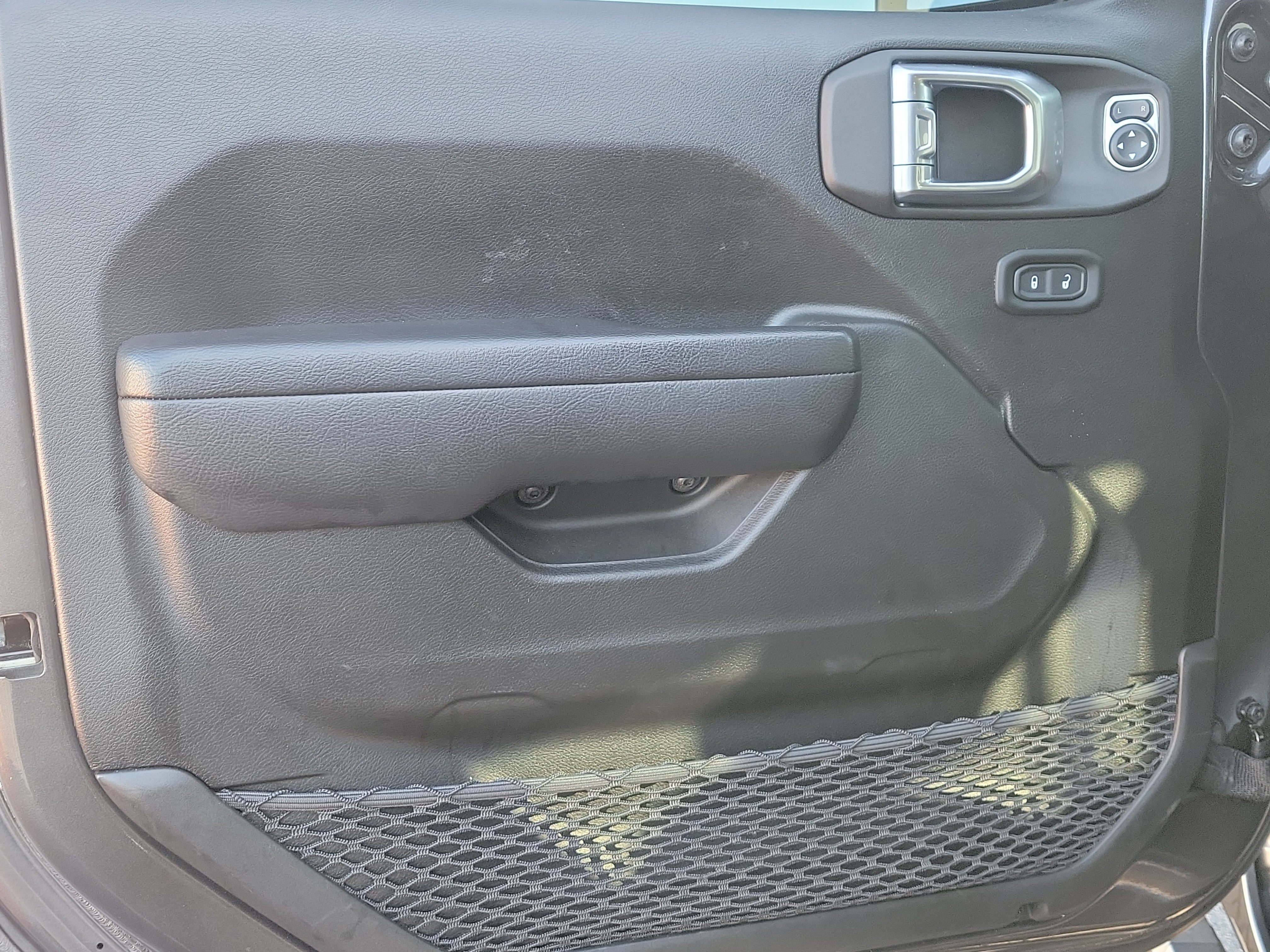 Used 2023 Jeep Gladiator Sport AWD/4WD image 12