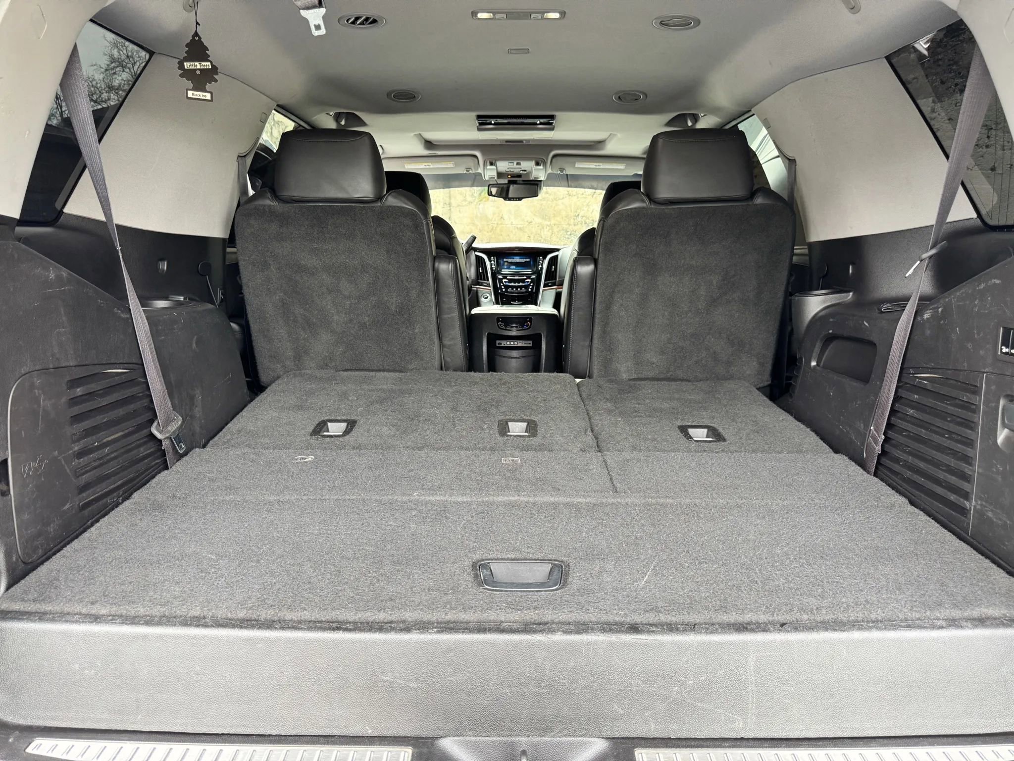 Used 2015 Cadillac Escalade Premium image 30