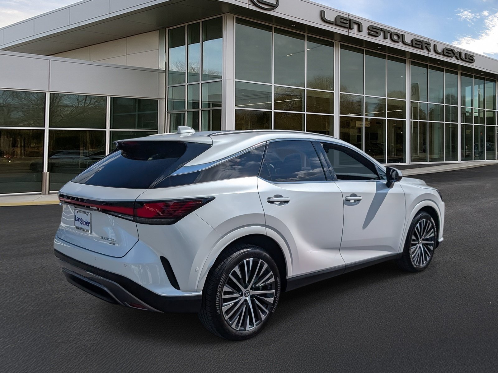 Certified 2025 Lexus RX 350 w/ Convenience Package AWD/4WD image 3