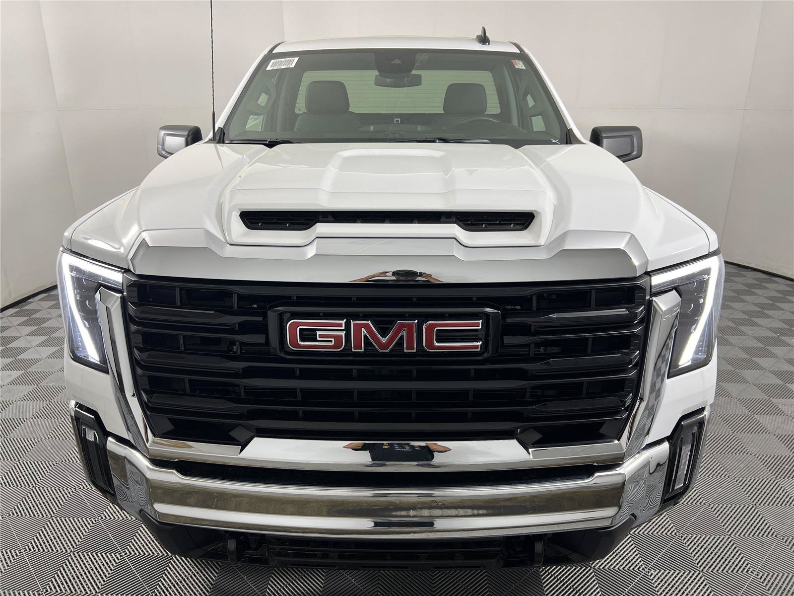 New 2026 GMC Sierra 2500 Pro w/ Convenience Package AWD/4WD image 2