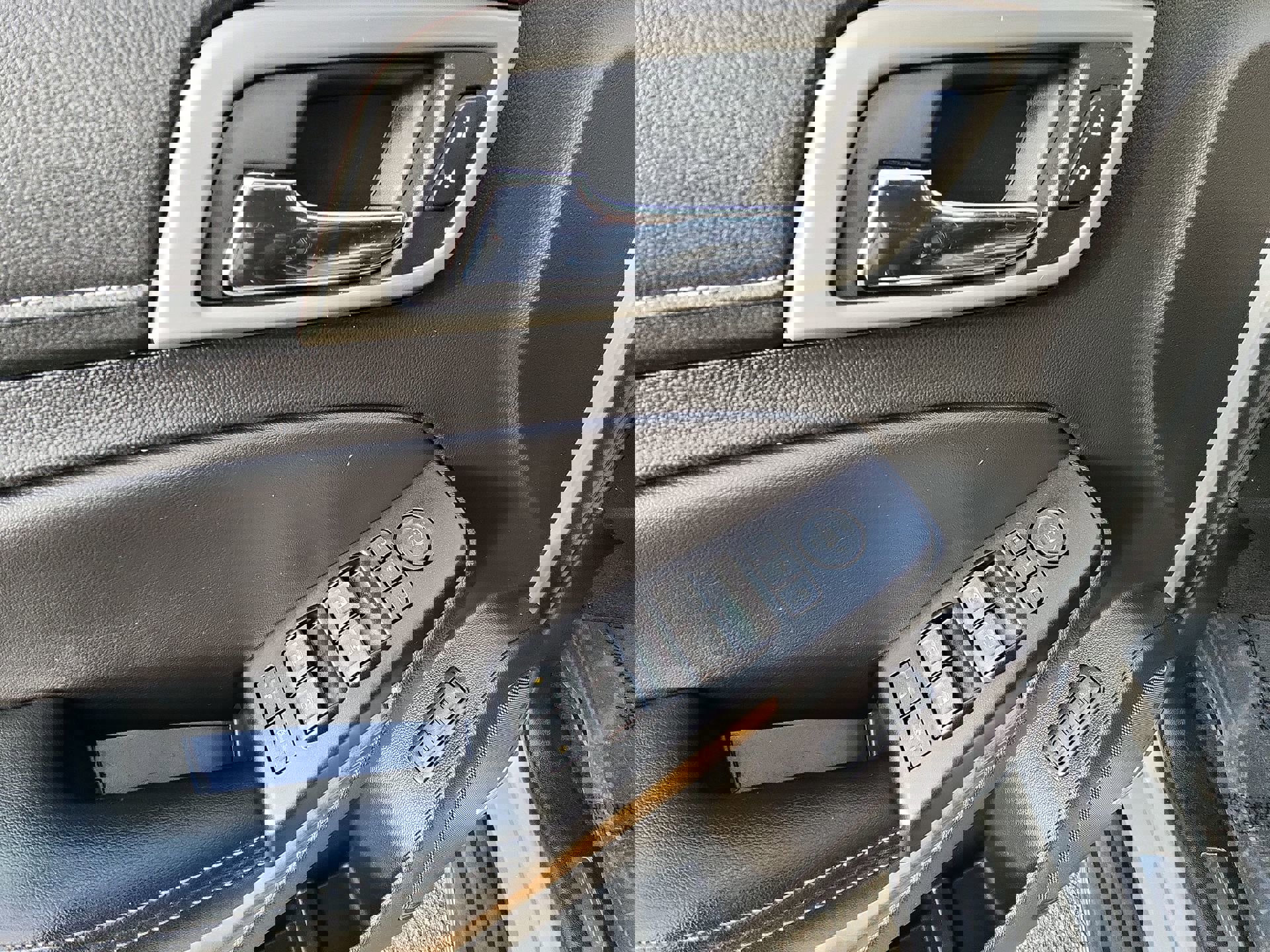 Used 2018 GMC Yukon XL Denali image 15