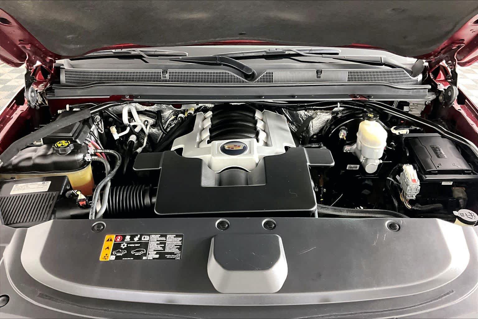 Used 2018 Cadillac Escalade Premium Luxury AWD/4WD image 30