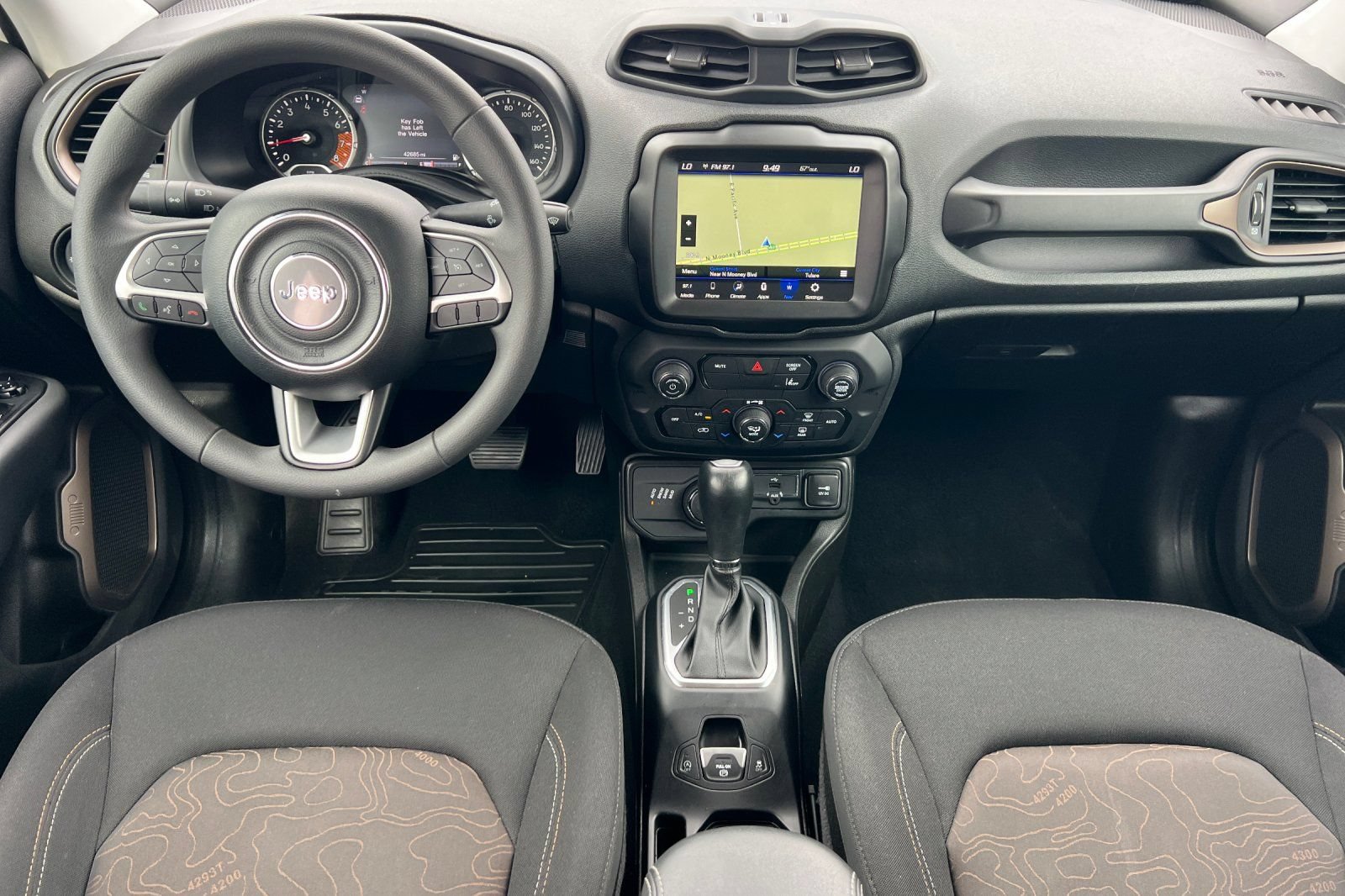 Used 2023 Jeep Renegade Latitude AWD/4WD image 17