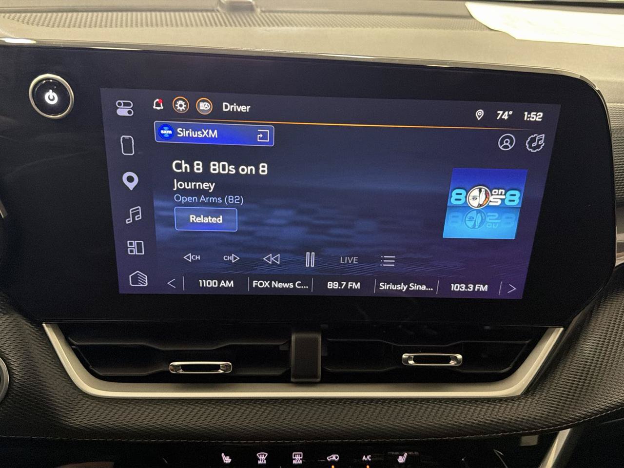 Used 2026 Chevrolet Equinox LT AWD/4WD image 9
