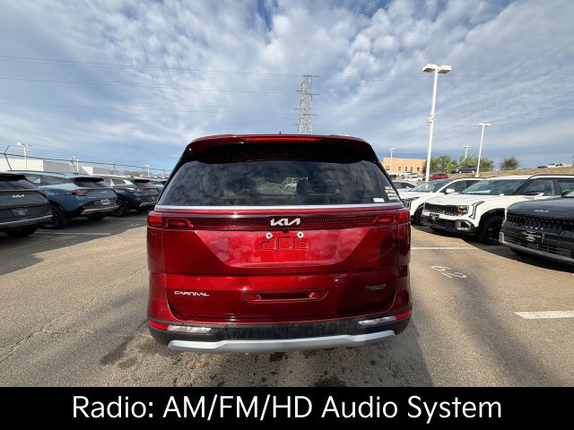 Used 2023 Kia Carnival EX FWD image 5