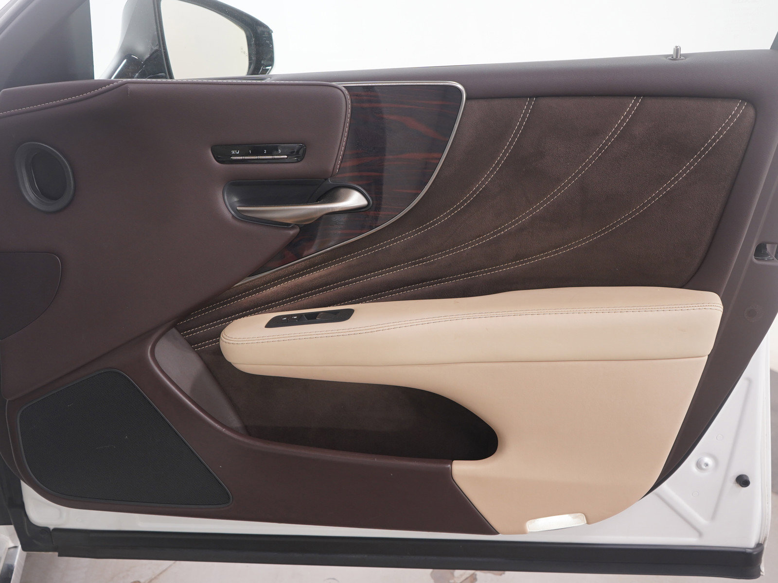Used 2019 Lexus LS 500 AWD w/ Interior Upgrade Package image 9
