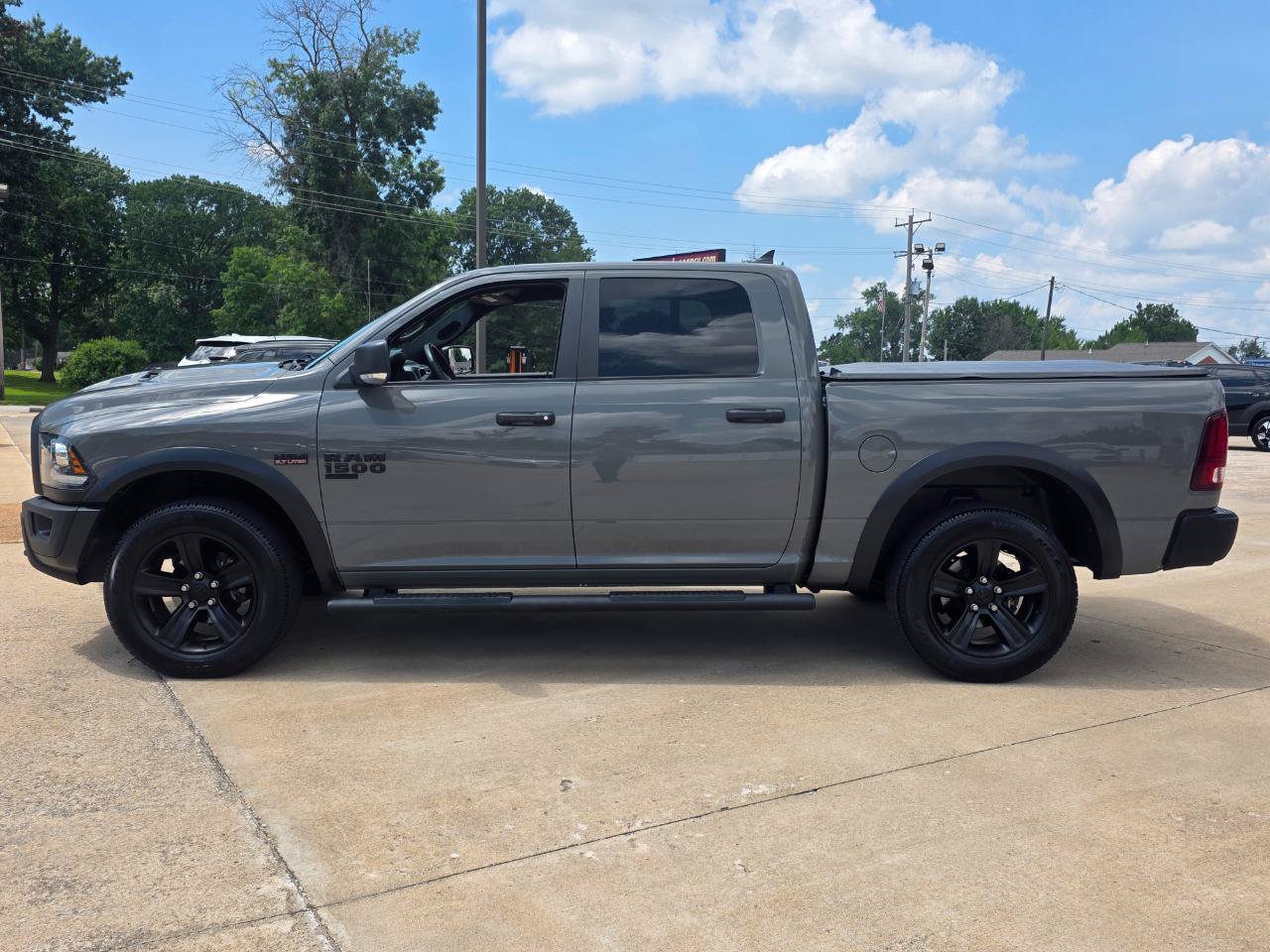 Used 2022 RAM 1500 Warlock w/ Ceramic Grey Warlock Package AWD/4WD image 7