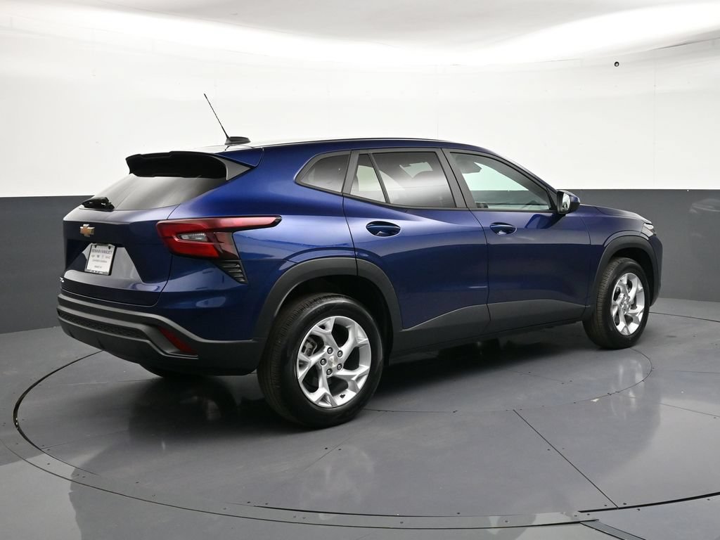 Certified 2024 Chevrolet Trax LS w/ LS Convenience Package FWD image 5