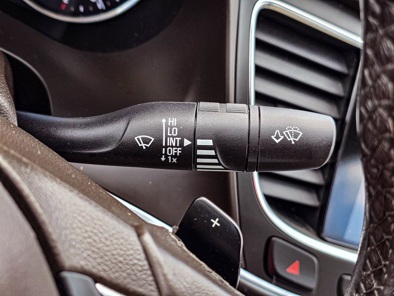 Used 2017 Buick LaCrosse Premium w/ Dynamic Driver Package image 24