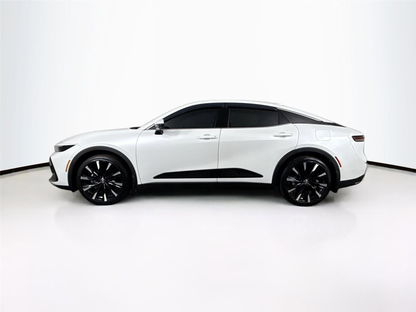 Certified 2025 Toyota Crown Platinum image 14