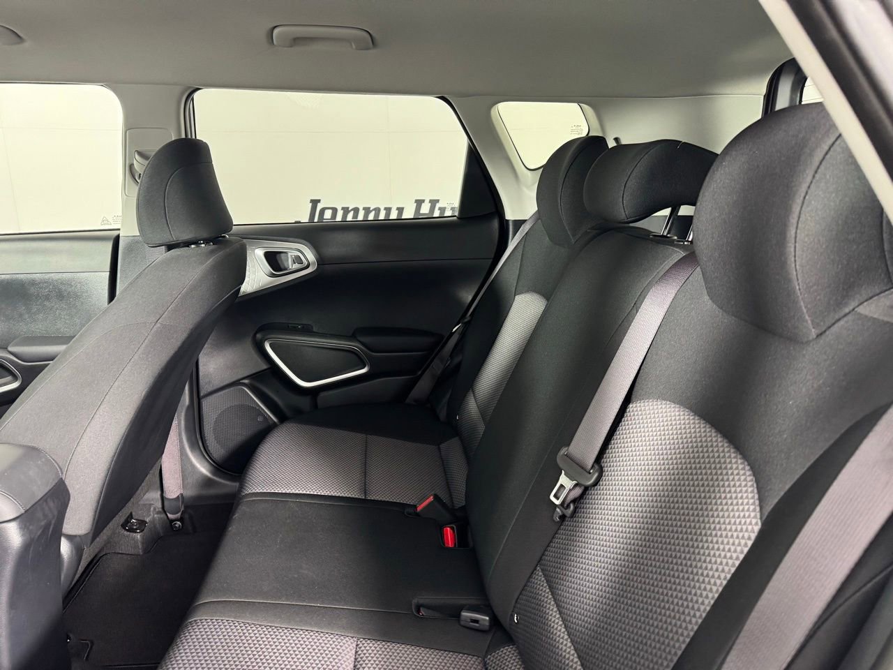 Used 2025 Kia Soul LX w/ LX Technology Package FWD image 32