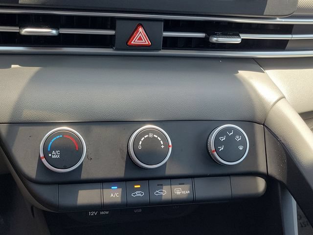 Certified 2026 Hyundai Elantra SE FWD image 11