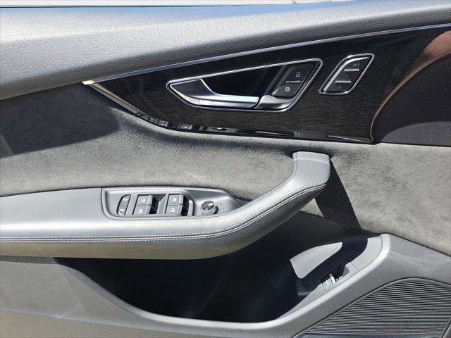 Certified 2022 Audi SQ8 Premium Plus w/ Executive Package AWD/4WD image 19